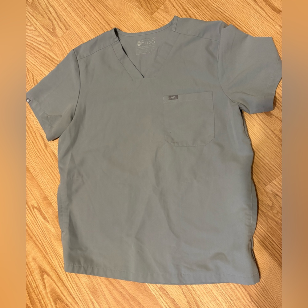 Figs Gray Scrub Top Large